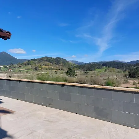 En Pleno Corazon De Urdaibai Con Piscina Y Muy Cerca De Playas Appartement